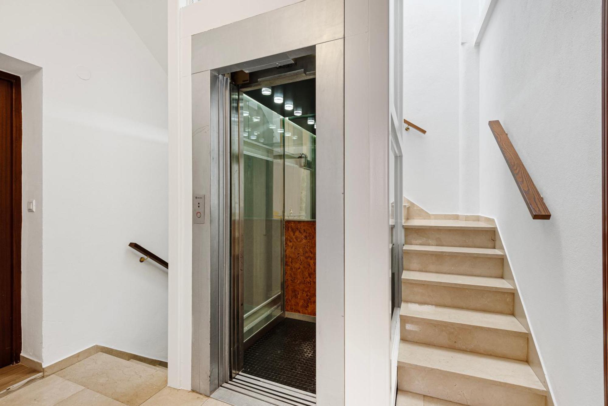 Trinidad Grund Centro Apartment Malaga Exterior photo